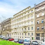 Washington-2 By Interhome Praga