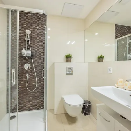 Washington-2 By Interhome شقة براغ